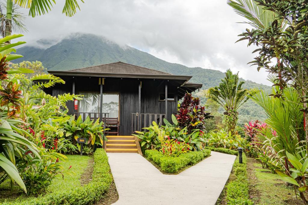 One of a kind Remains in La Fortuna: From Eco-Lodges to Extravagance Resorts